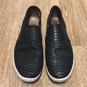 Joie animal slip ons